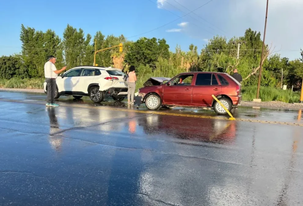 Duro choque en la Ruta 40: graves daños materiales pero sin heridos