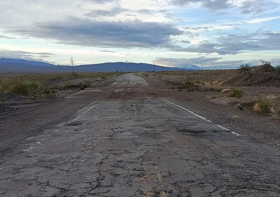 Orrego firmó convenios con el Gobierno nacional para avanzar con obras en rutas nacionales de San Juan
