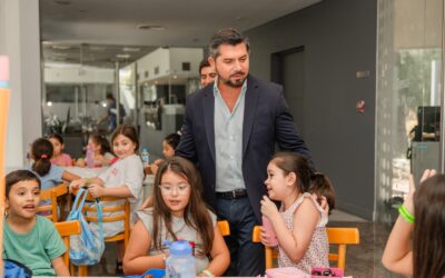 Orrego participó en la apertura de Vacacionarte, la colonia artística del Museo Franklin Rawson