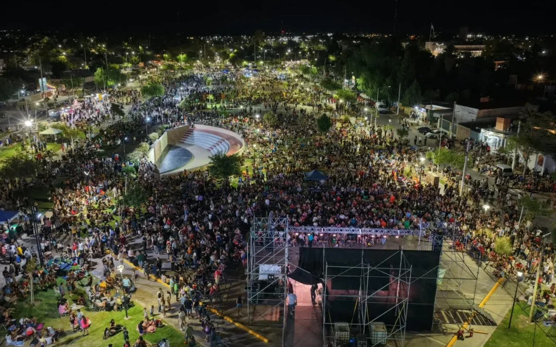 Más de 10 mil personas disfrutaron una nueva edición de Tardecitas de Verano en Rivadavia