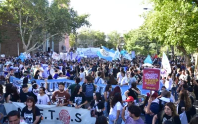 Vecinos y organizaciones recordaron el 24 de marzo con una marcha de memoria y reflexión en San Juan