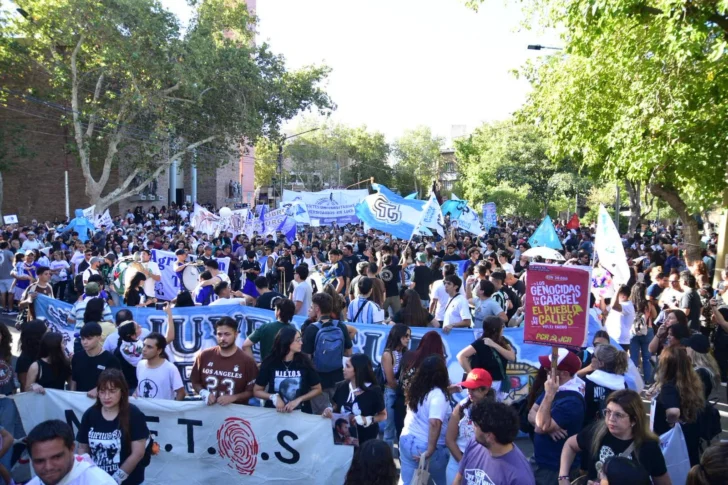 Vecinos y organizaciones recordaron el 24 de marzo con una marcha de memoria y reflexión en San Juan