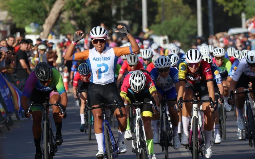 Maribel Aguirre ganó la contrarreloj de la Vuelta a San Juan Damas y continúa como líder