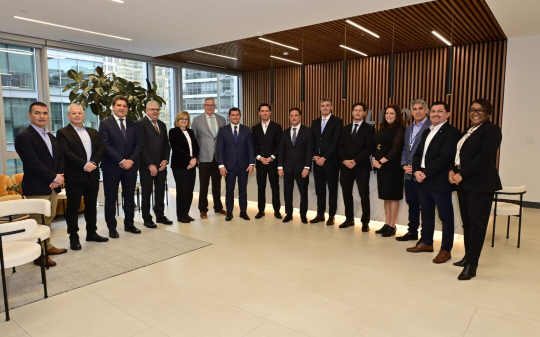 Orrego mantuvo una reunión en Vancouver con la empresa Fluor por el proyecto minero Vicuña