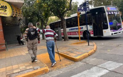 Extienden la validez de los pases de colectivo vencidos para personas con discapacidad