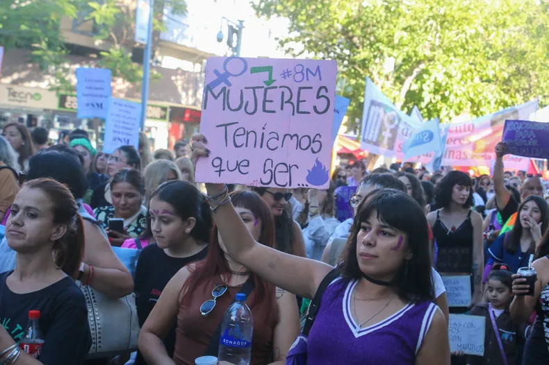 Mujeres, colectivos y organizaciones marcharon en San Juan por el 8M