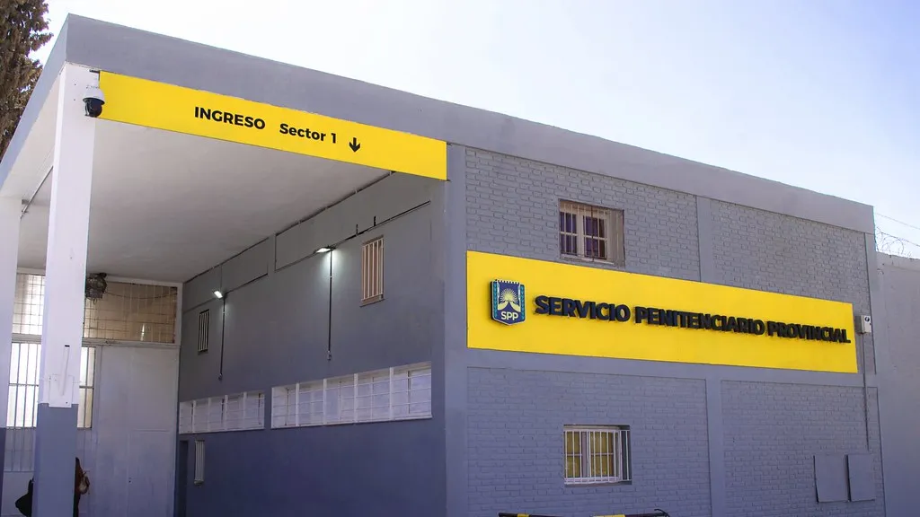 Trataron de ingresar celulares escondidos en una olla al Penal de Chimbas, pero fueron descubiertos