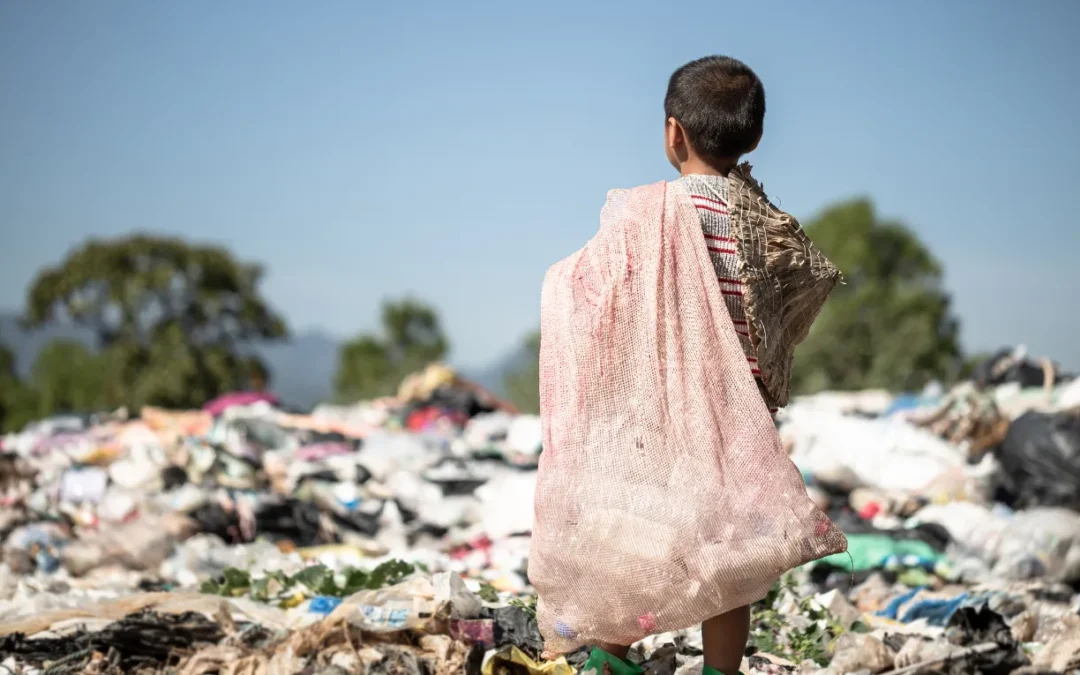 Más de la mitad de los niños en Argentina es pobre: la cifra llegó al 53,6% en 2025, según un estudio de la UCA