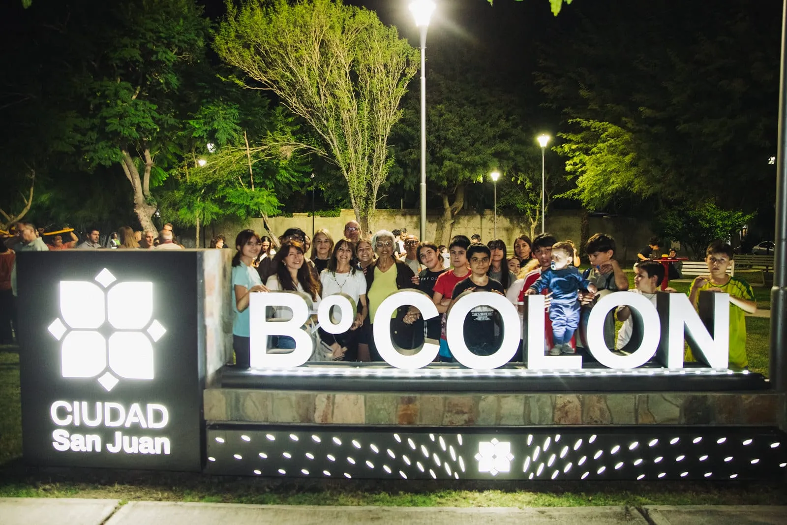 Capital: los vecinos ya pueden disfrutar de la nueva Plaza Colón