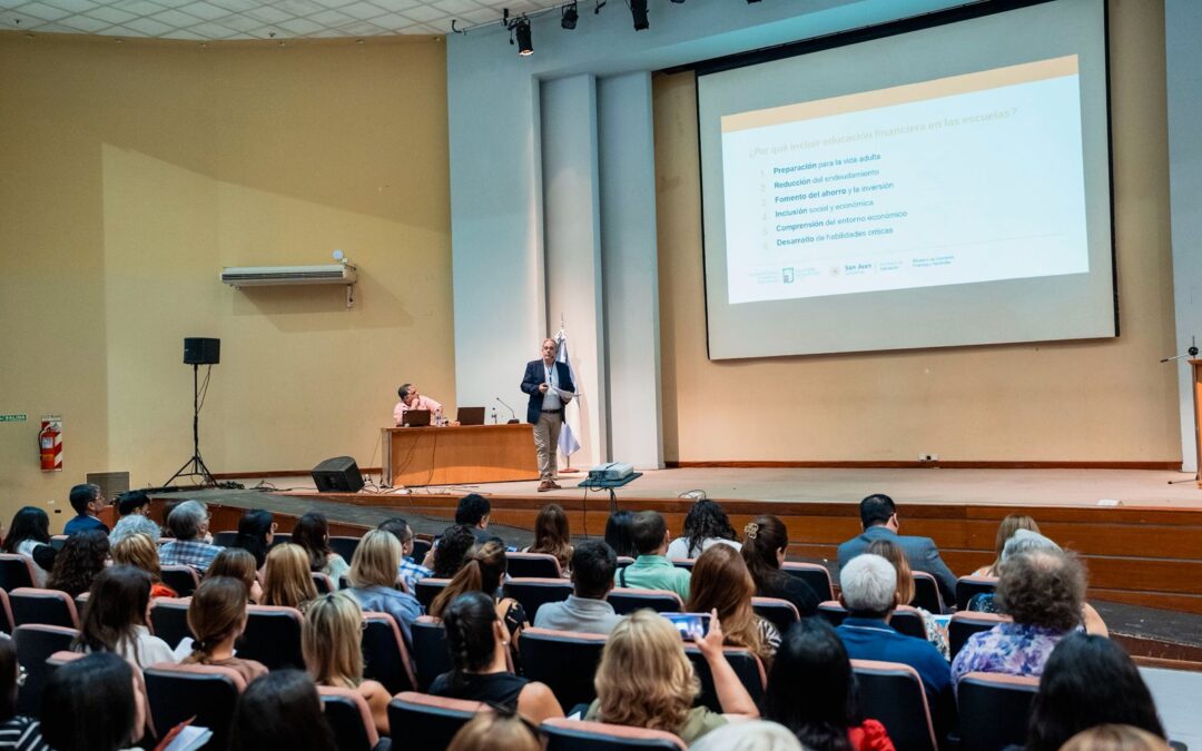 Comienza la etapa 2026 del programa Cuentas Claras con 500 docentes inscriptos