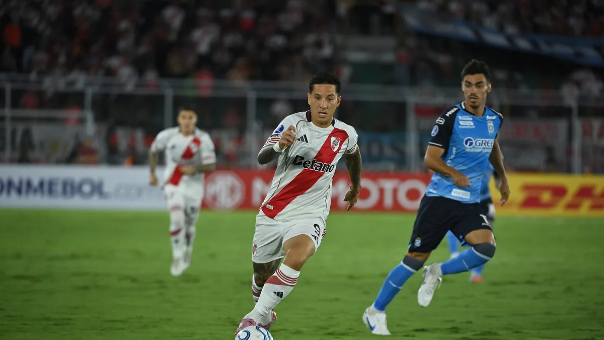 Con diez hombres desde el arranque, River igualó 1 a 1 con Blooming en su presentación por la Sudamericana
