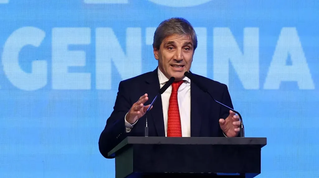 Según Caputo, la inflación de marzo superará el 3%, pero a partir de abril "se vienen los mejores meses"