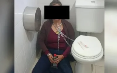 Amplio operativo en OSTES por una mujer que se encadenó en un baño y amenazó con autolesionarse