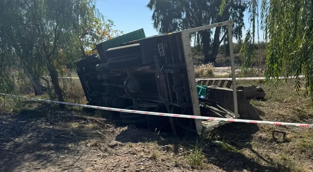 Vuelco en Sarmiento: quiénes son los heridos y la víctima fatal del siniestro