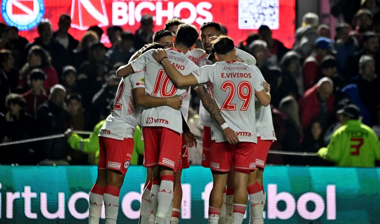 Argentinos Juniors y Belgrano son los primeros semifinalistas del Torneo Apertura