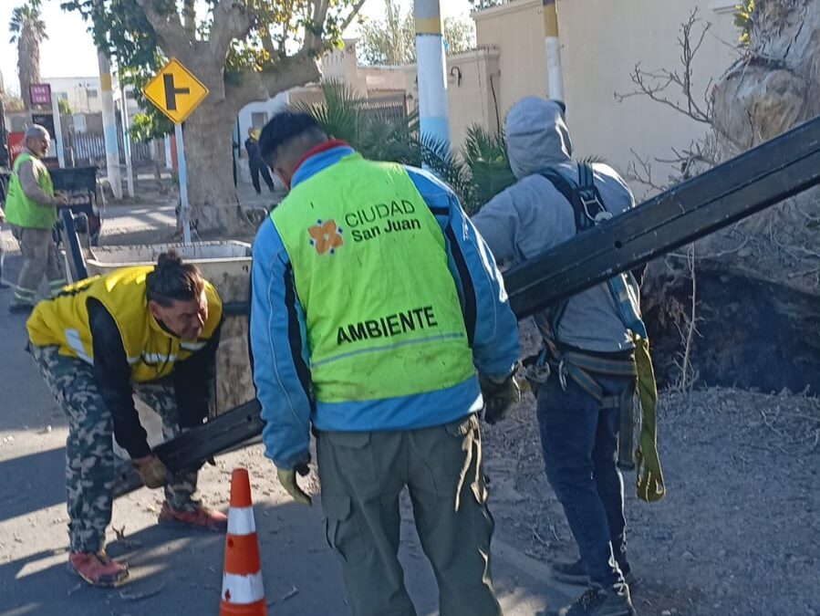 La Municipalidad de la Ciudad de San Juan mantiene operativo de asistencia tras el fuerte viento Zonda