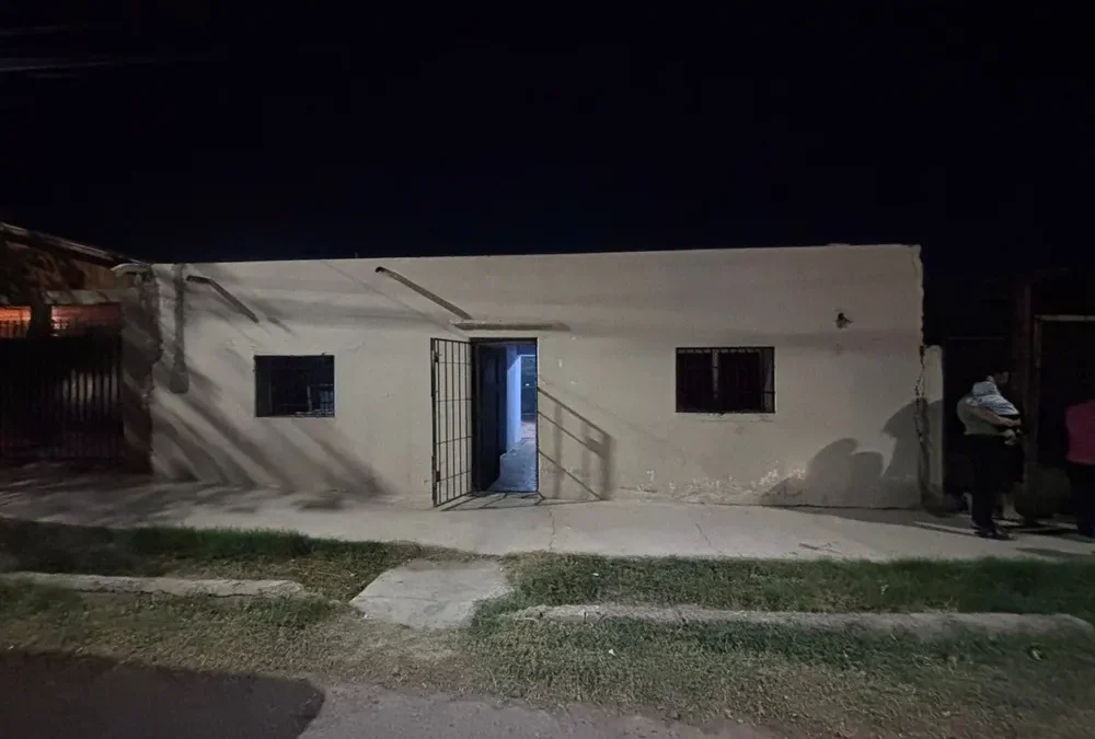 Armado con una punta, le robó el Iphone a una adolescente y fue detenido tras esconderse en una casa