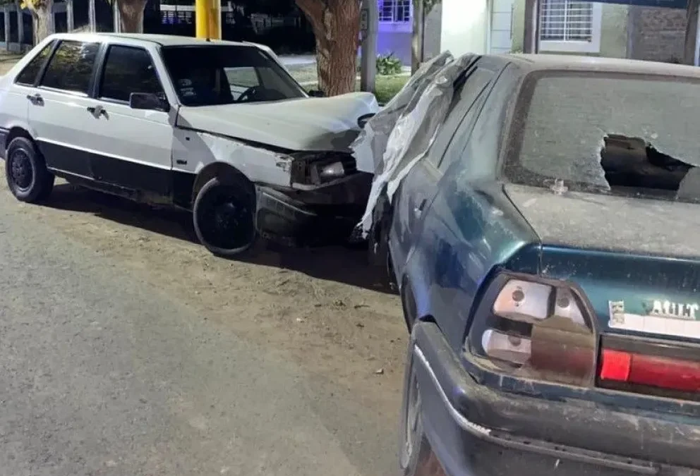Manejaba con casi cuatro veces más alcohol de lo permitido y chocó contra un auto estacionado