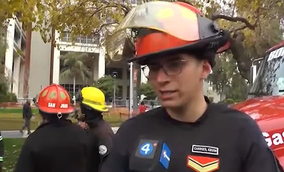 Tiene 22 años y su sueño es ayudar: el testimonio de Kevin, en el Día del Bombero Voluntario