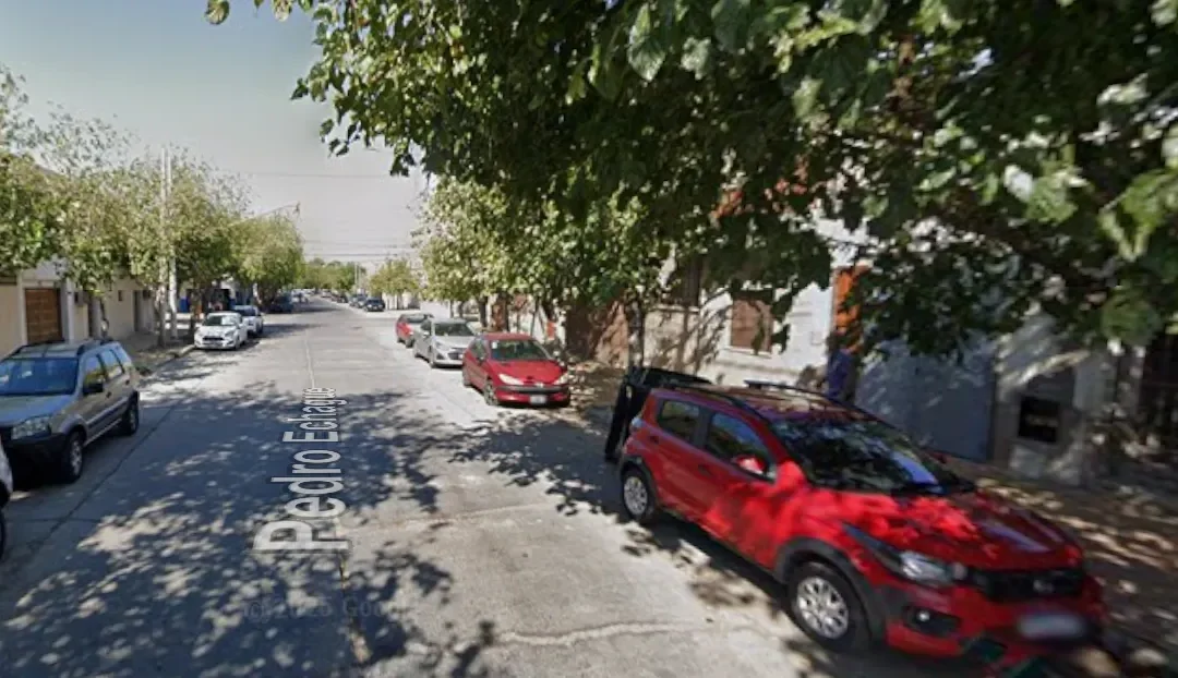 Tres delincuentes armados asaltaron una barbería y se llevaron dinero, máquinas y una PlayStation