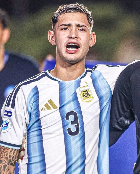 Simón Escobar podría debutar con la Selección y hacer historia antes del Mundial