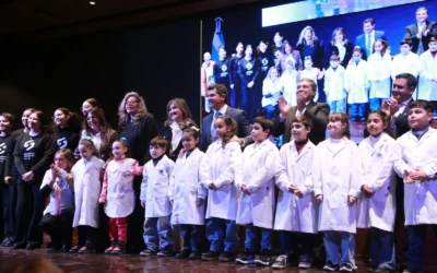 Orrego destacó los avances educativos y entregó el Sello “Compromiso por la Alfabetización” a 23 instituciones