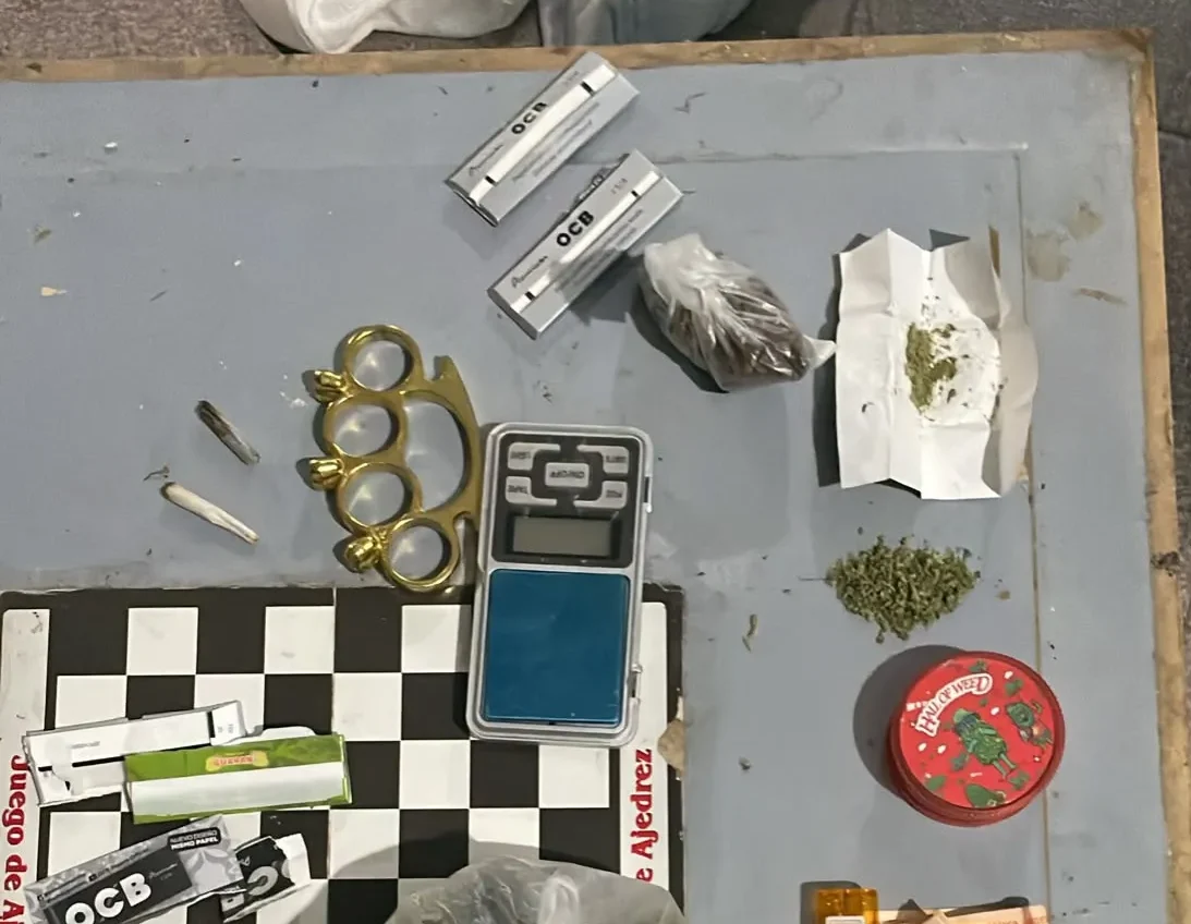 Desbarataron una banda acusada de usurpar una casa para vender drogas: hay cuatro detenidos