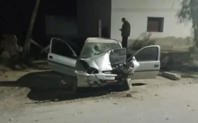 Jáchal: un policía sufrió graves fracturas tras chocar contra un cartel de OSSE y permanece en terapia intensiva