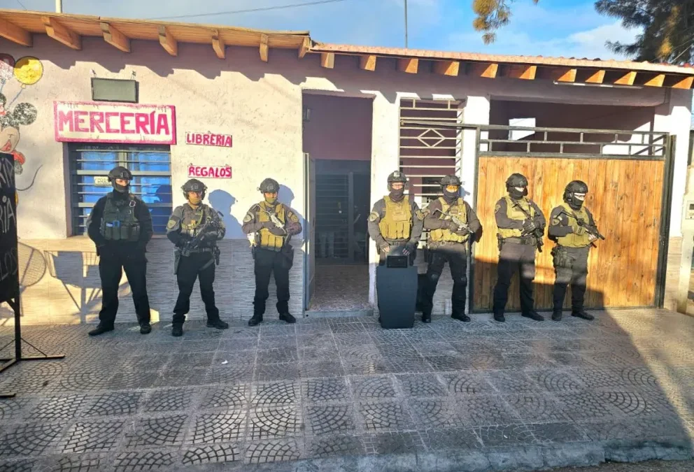 Desbarataron un kiosco de drogas en Rawson y detuvieron a una mujer