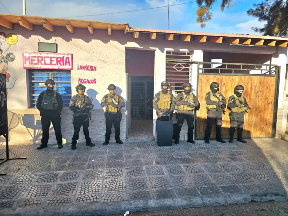 Desbarataron un kiosco de drogas en Rawson y detuvieron a una mujer
