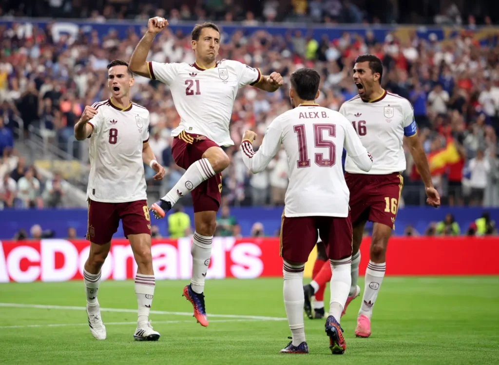España derrotó a Francia con contundencia y es el primer finalista del Mundial