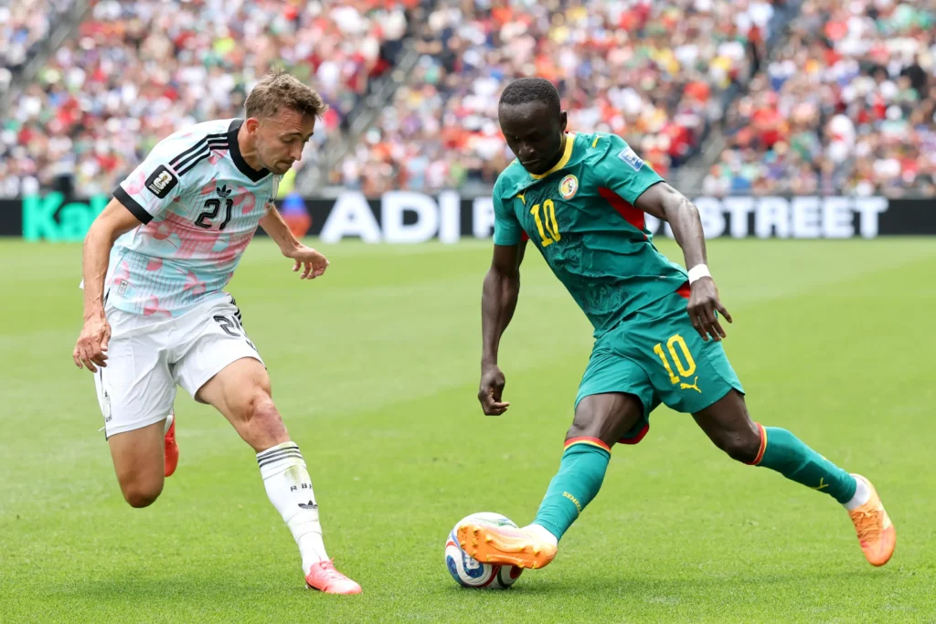 En los últimos minutos, Bélgica se lo dio vuelta a Senegal y se metió en octavos