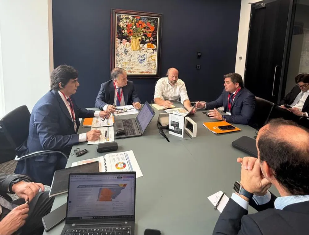 Orrego se reunió con fondos de inversión en Londres para impulsar obras de infraestructura en San Juan