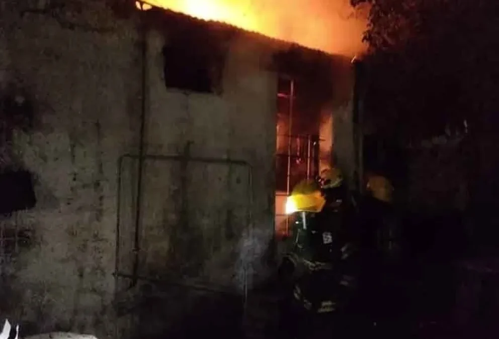 Una estufa a leña provocó un incendio parcial en una vivienda de Rivadavia