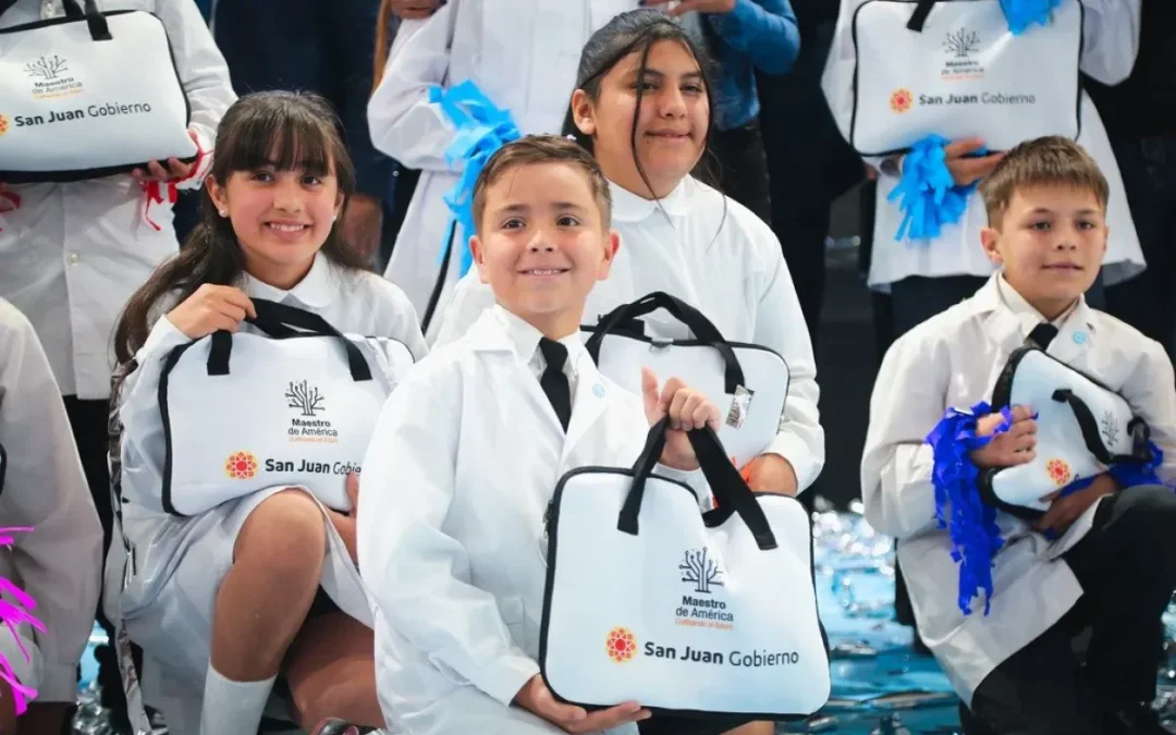 Distribuirán más de 23 mil computadoras entre docentes y estudiantes de San Juan