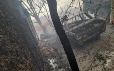 El viento Zonda desató un incendio que arrasó con una vivienda y un taller en Pocito