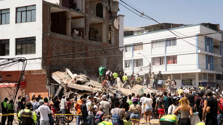 Terremoto en Colombia: al menos 111 muertos y siguen los trabajos de rescate