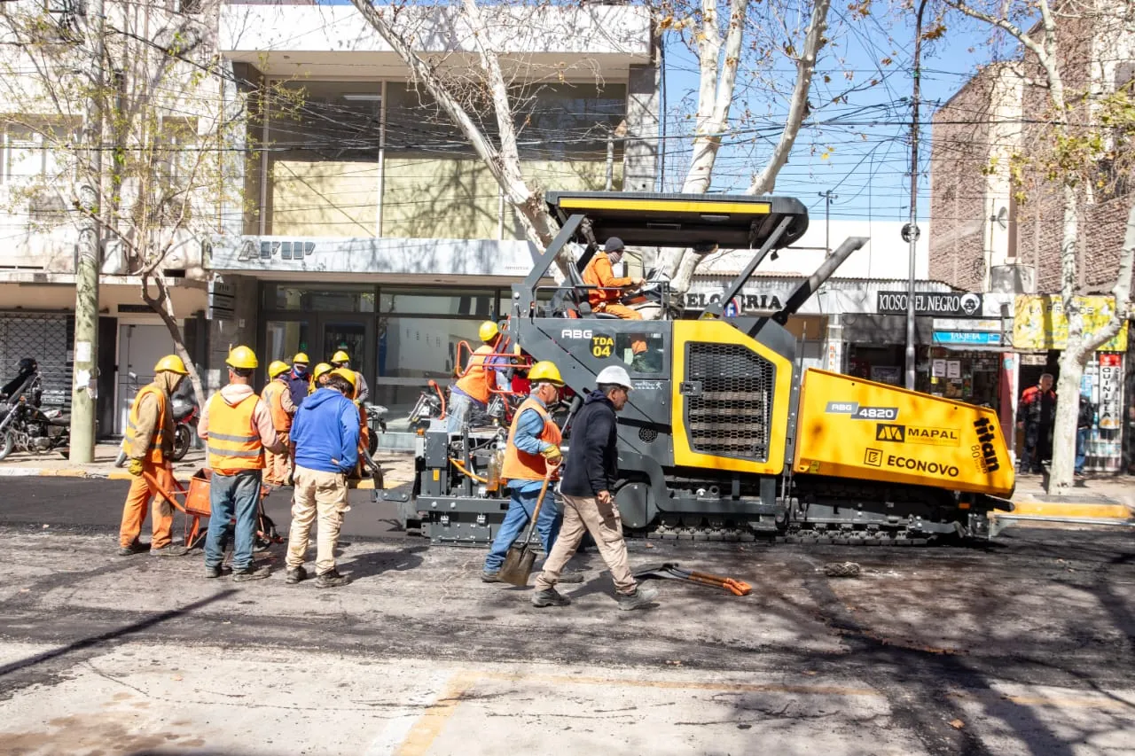 Los trabajos de pavimentación continuarán por calle Tucumán este miércoles