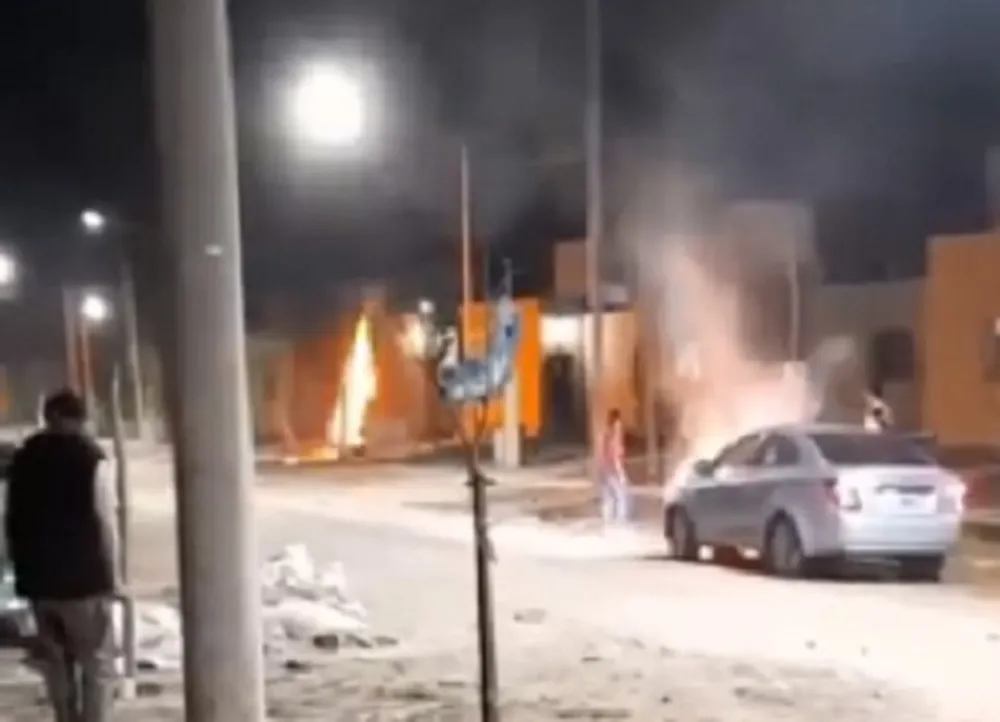 Evacuaron una cuadra entrera en un barrio de San Martín tras una fuga de gas provocada por un choque