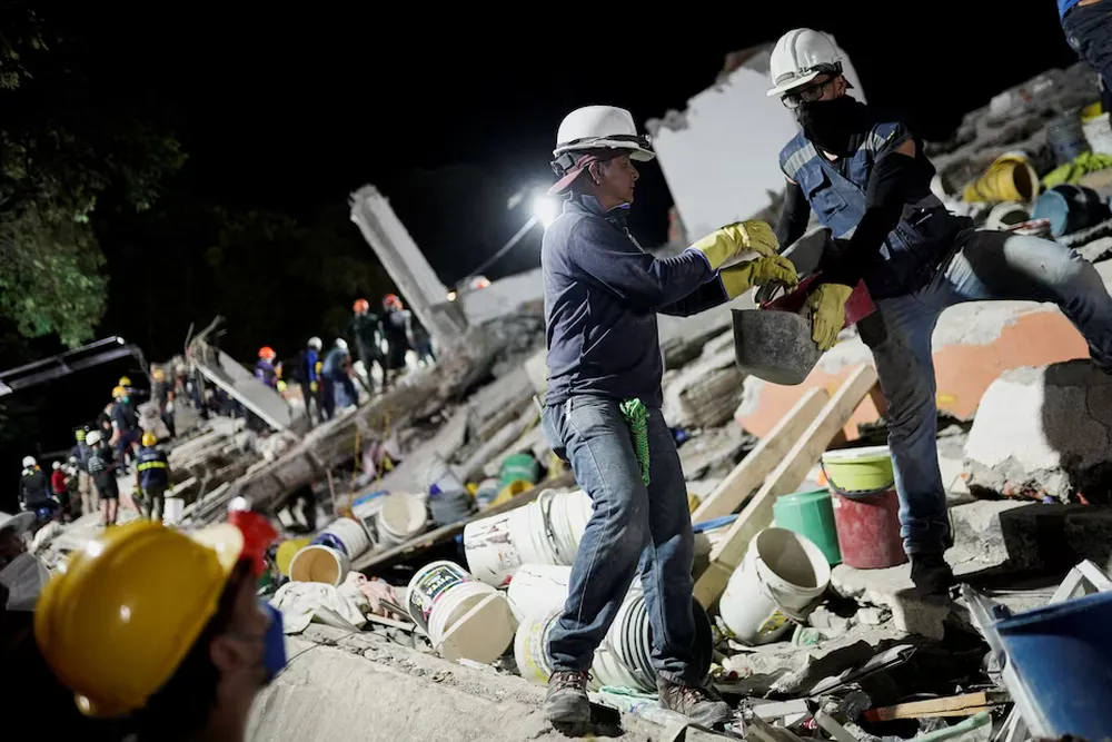 El número de víctimas ascendió a 254 en Colombia y los rescatistas trabajan a contrarreloj