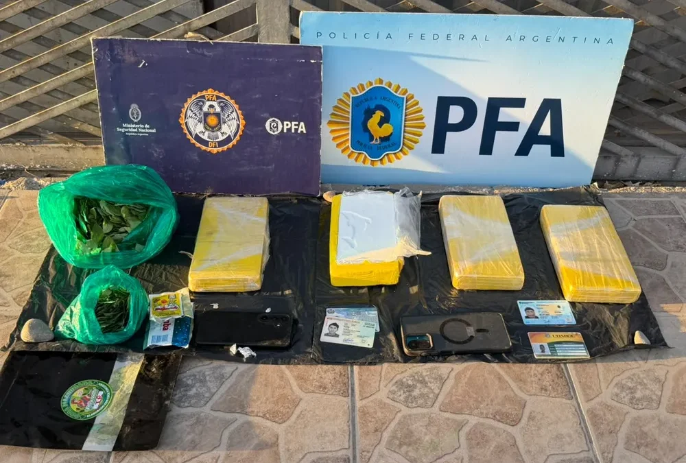 La Policía Federal secuestró más de seis kilos de cocaína y detuvo a cuatro personas en un operativo en San Juan