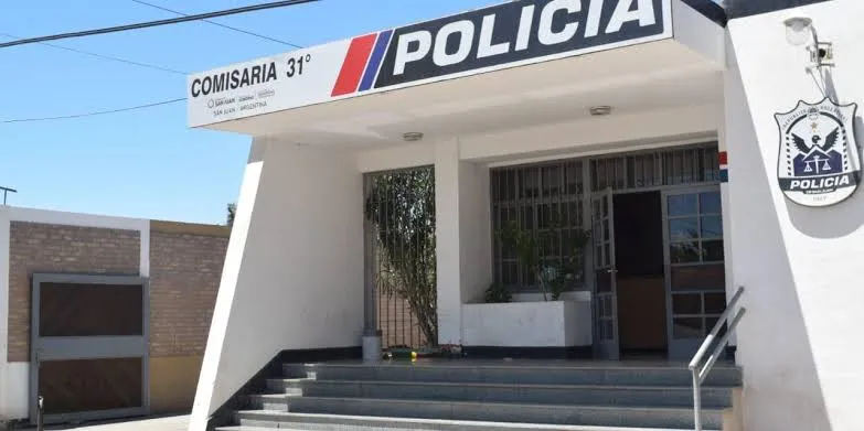 Detuvieron a cinco policías por la denuncia de una presunta golpiza en la Comisaría 31ª
