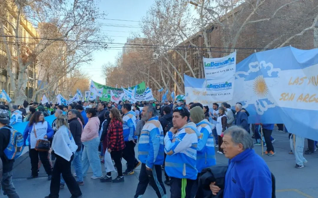 Cerca de mil personas marcharon en San Juan en protesta a la Ley de Propiedad Privada