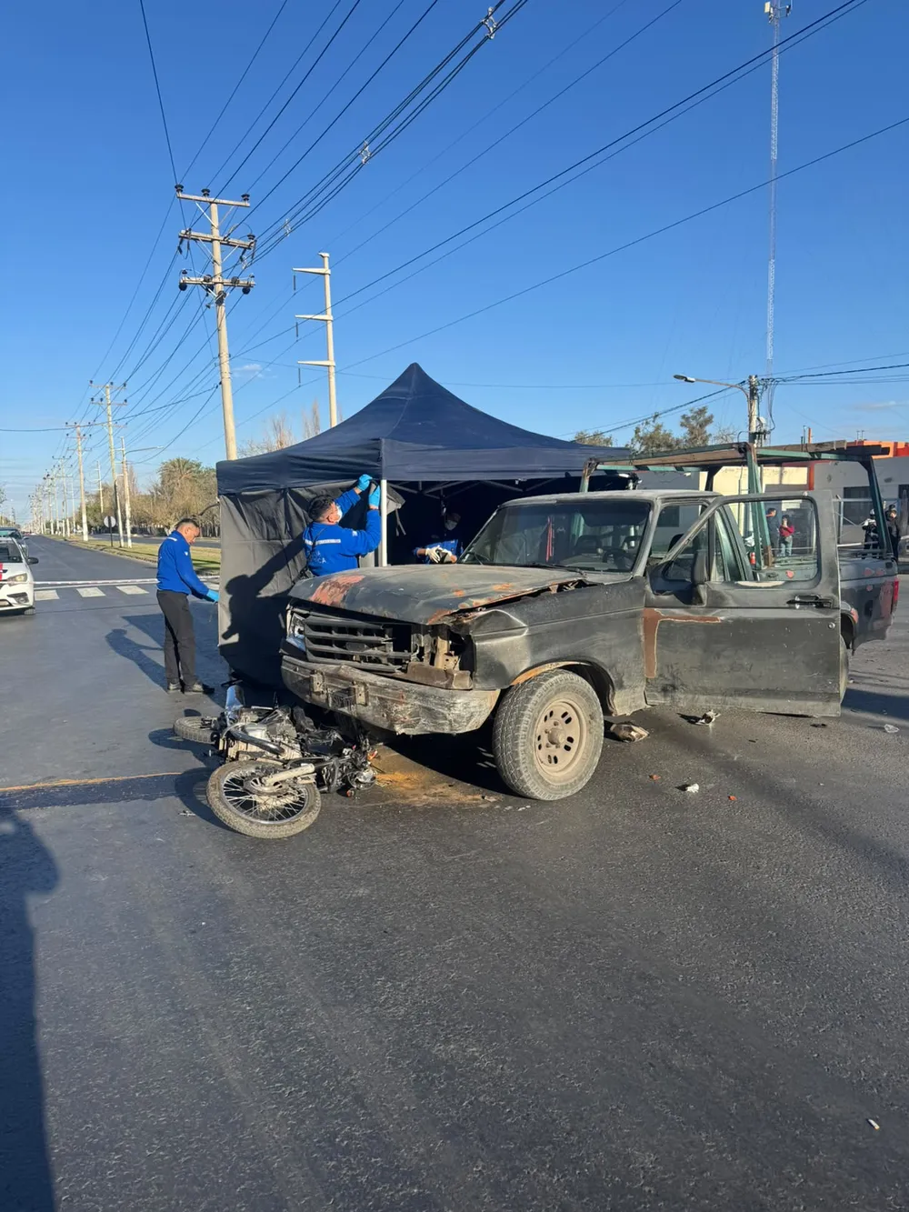 Identificaron al joven de 23 años que murió tras chocar con una camioneta en Rawson