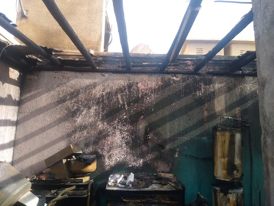 Un cortocircuito provocó un incendio en una casa de Pocito: graves daños materiales pero sin heridos