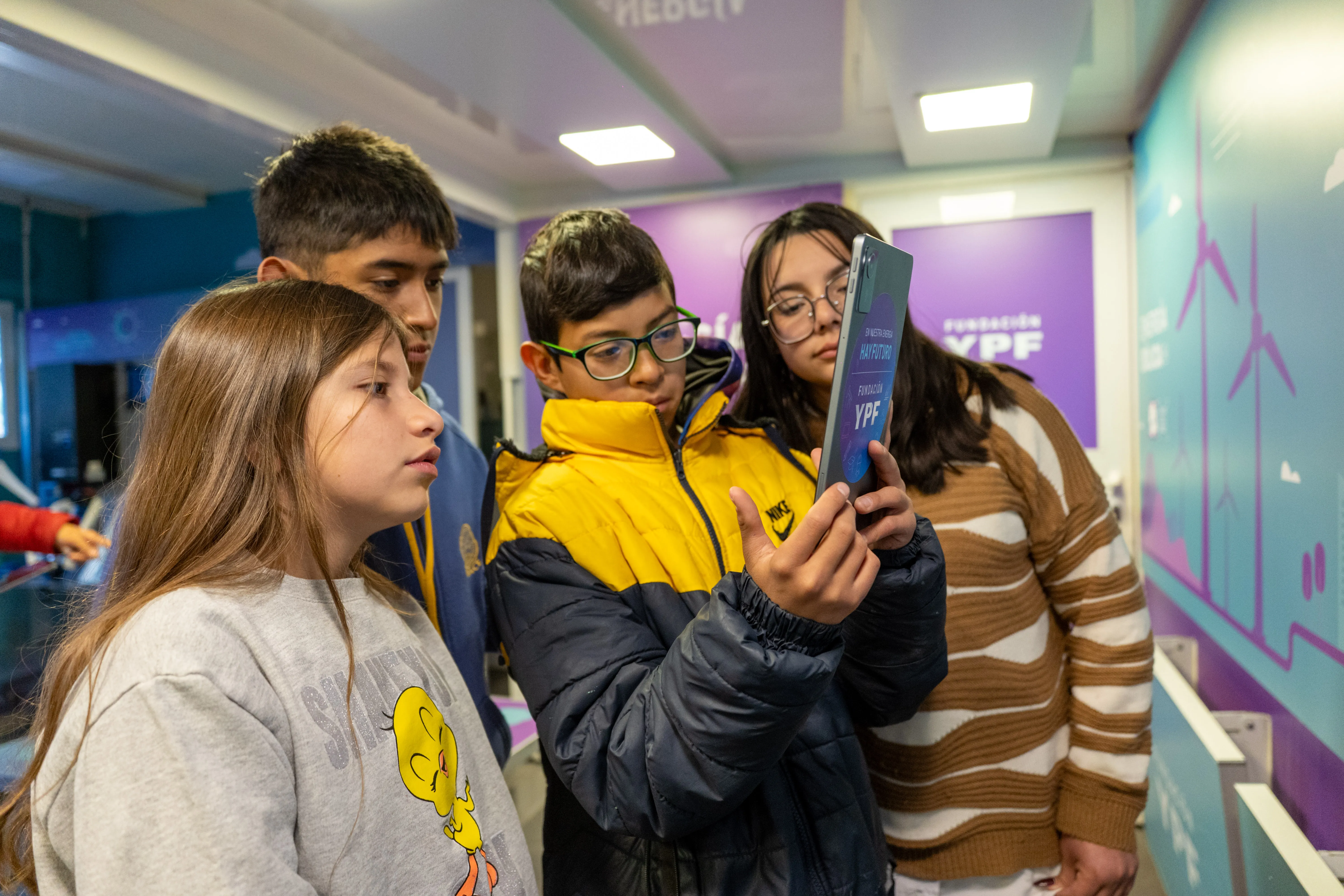 Los Azules e YPF Luz acercaron nuevas experiencias educativas sobre energía a más de 600 estudiantes de Calingasta