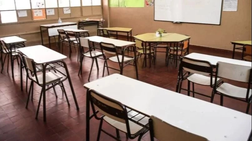 Por el fuerte Zonda, suspenden las clases este jueves en todo San Juan