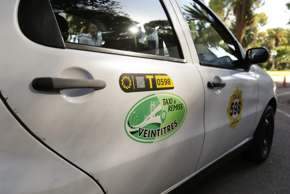 Lanzaron un nuevo registro obligatorio para taxis, remises y plataformas en San Juan: cómo inscribirse