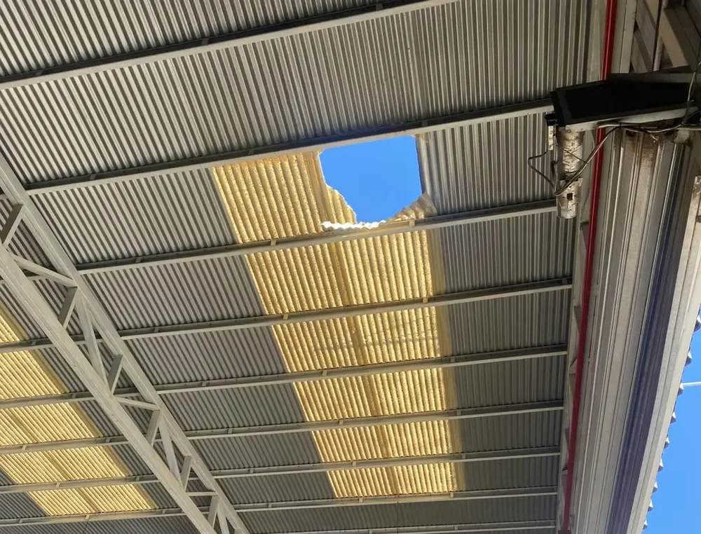 Un operario de 23 años murió tras caer desde unos 7 metros mientras trabajaba en Rawson