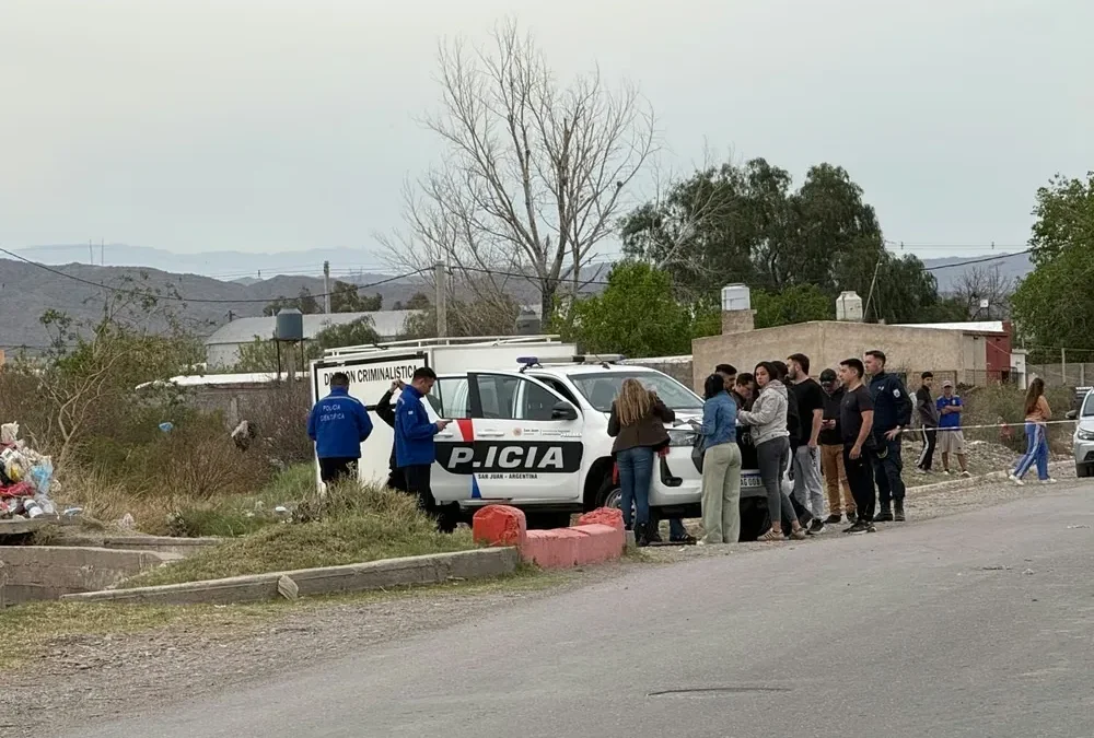 Hallaron a un hombre sin vida en un canal de Chimbas e investigan cómo murió